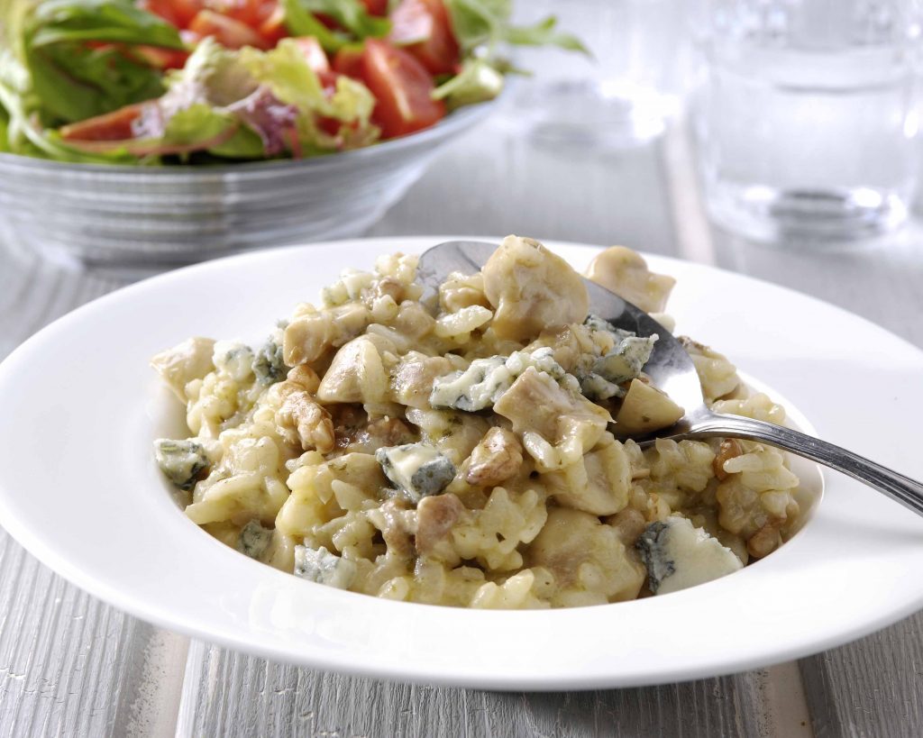 Risotto met champignons, pesto, en walnoten Bertolli